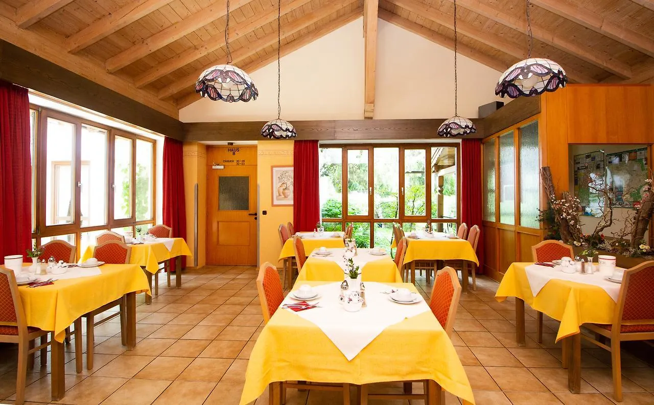 Hotel Am Wald Ottobrunn Guest house
